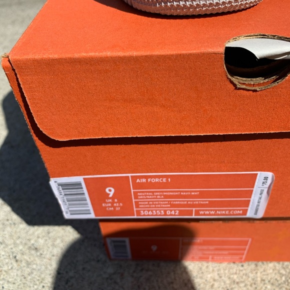 Nike Vintage Air Force LE Shoes - Picture 6 of 6